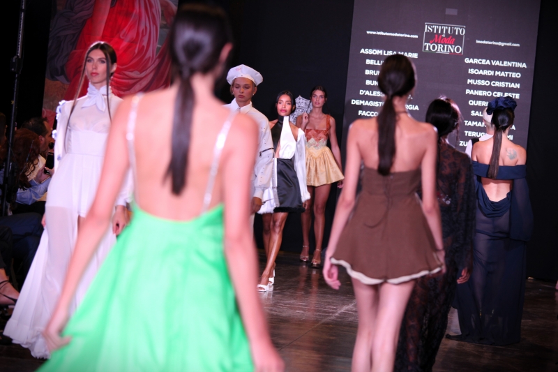 FASHION SHOW Milano Fashion Week Yes Brand
